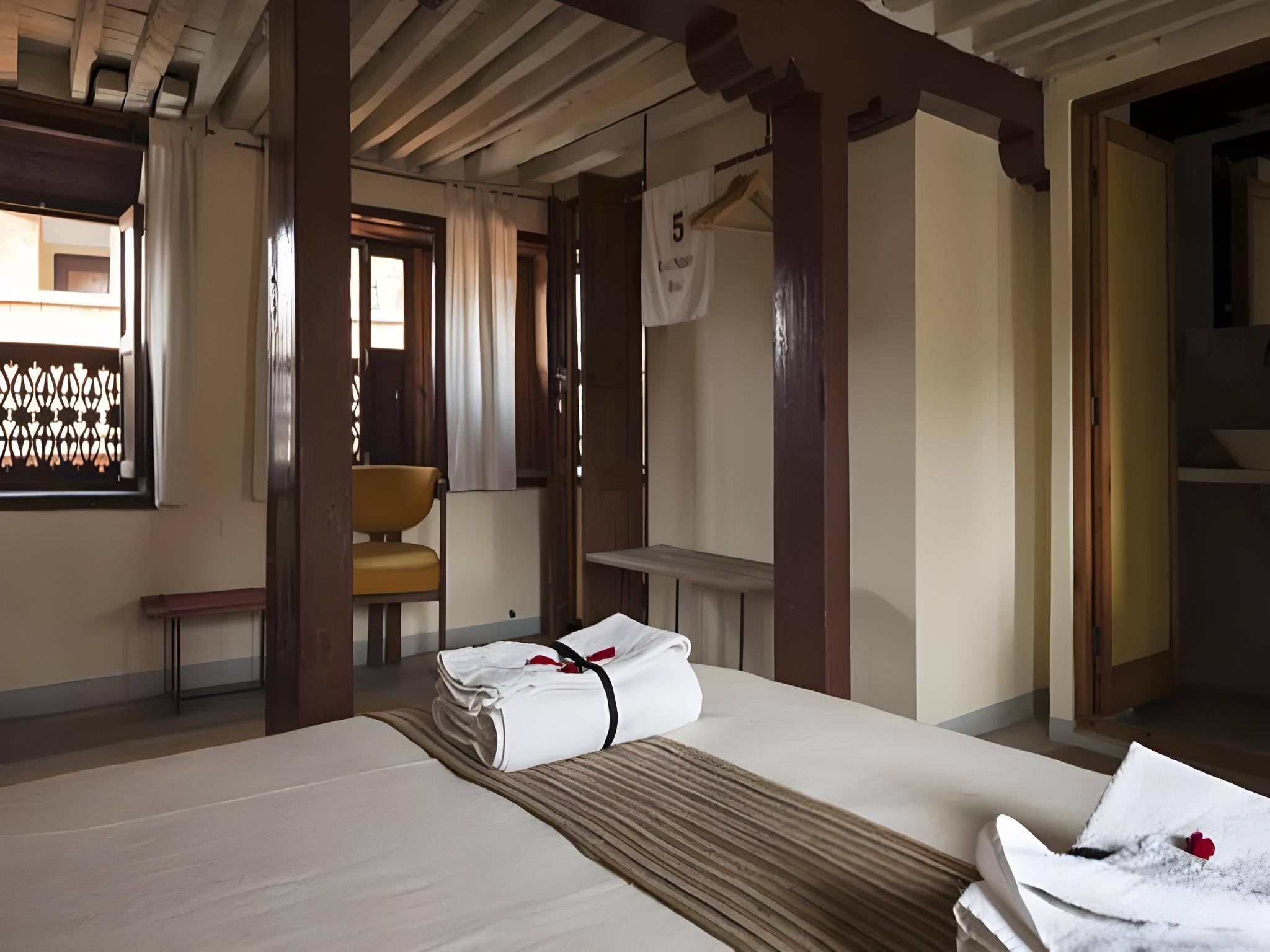 Traditional, Attic