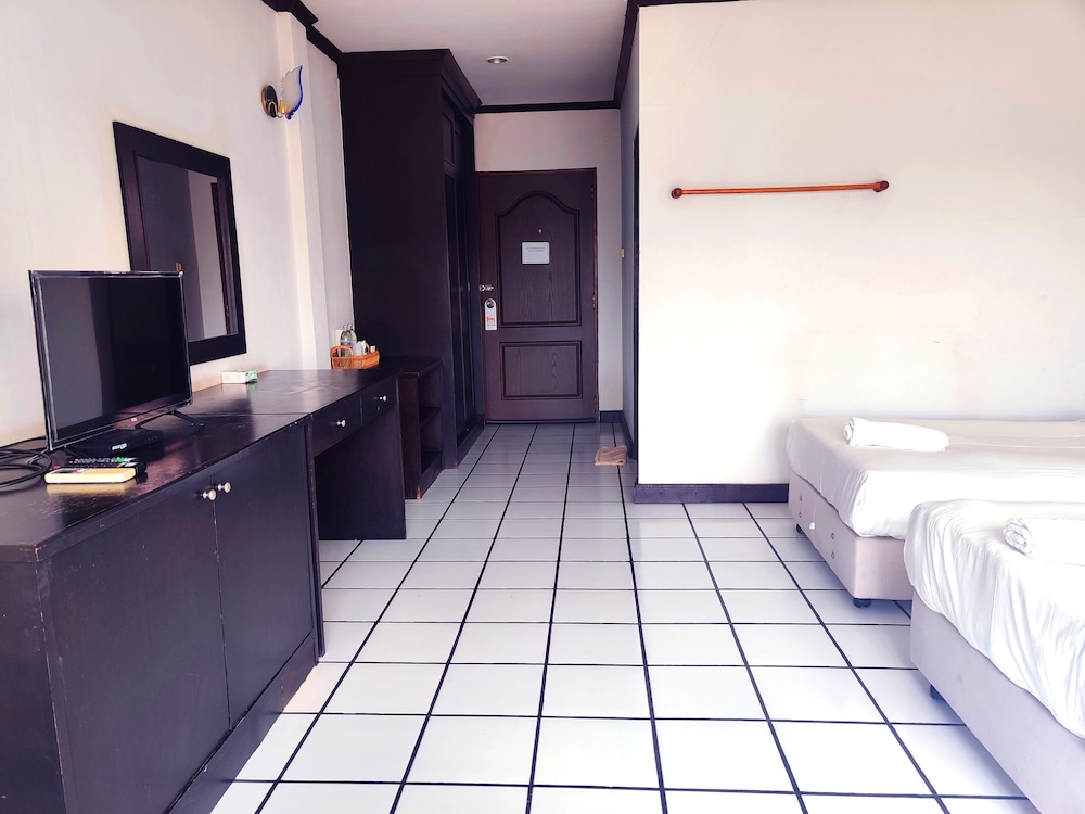 Thongpaeka Hotel 22/50