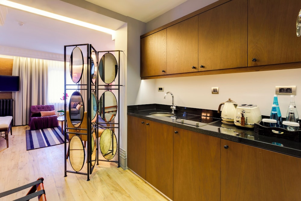 Ravouna 1906 Suites - Special Class Adults Only 27/45