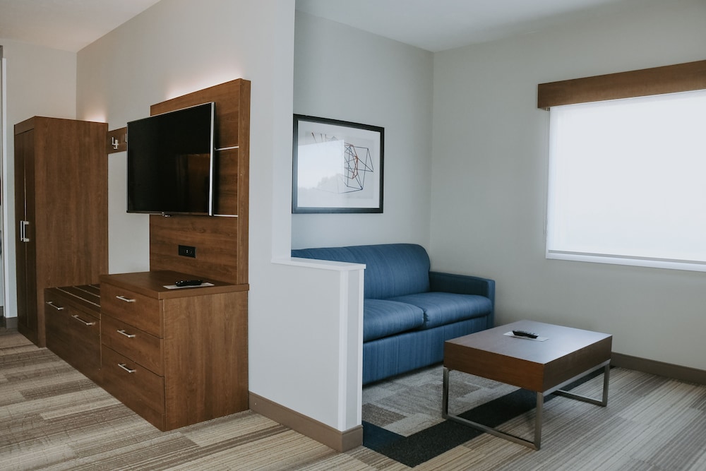 Holiday Inn Express and Suites Lincoln South 42/53