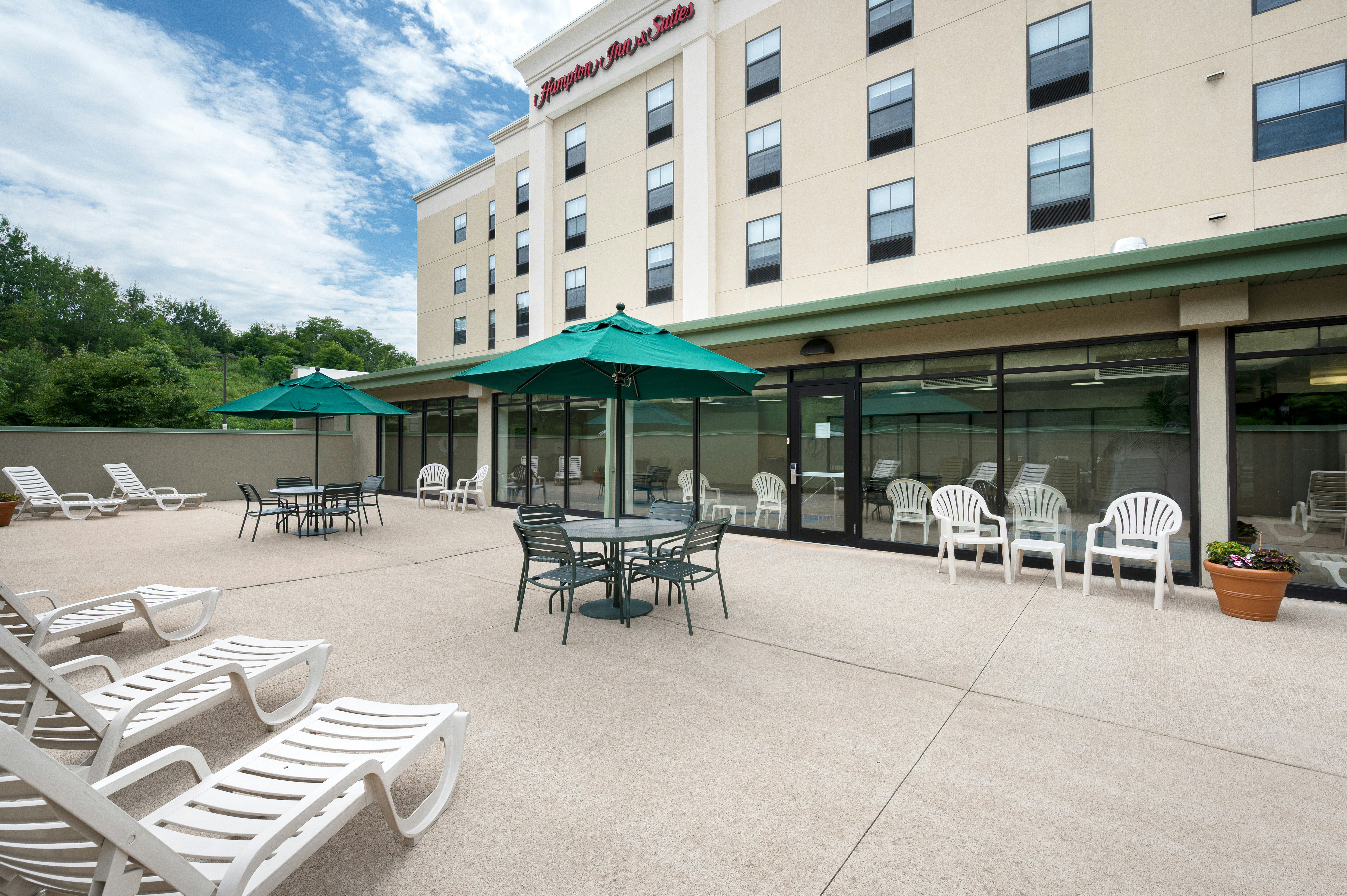 Hampton Inn and Suites Wilkes-Barre Scranton 32/34