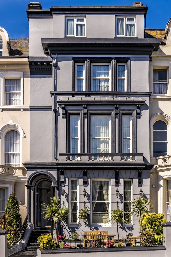 Trelawney Hotel B B Guest House 1/50