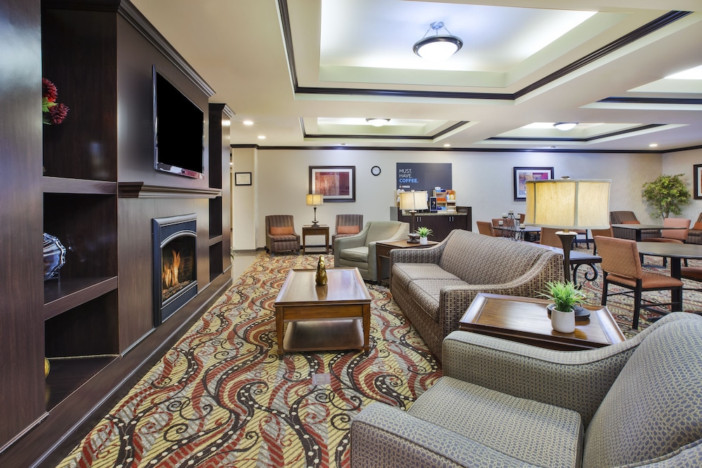 Holiday Inn Express Suites Wheeling 53/78