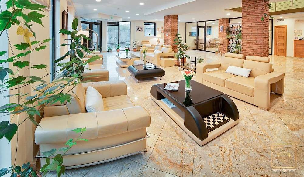 Atrium Boutique Hotel 48/50
