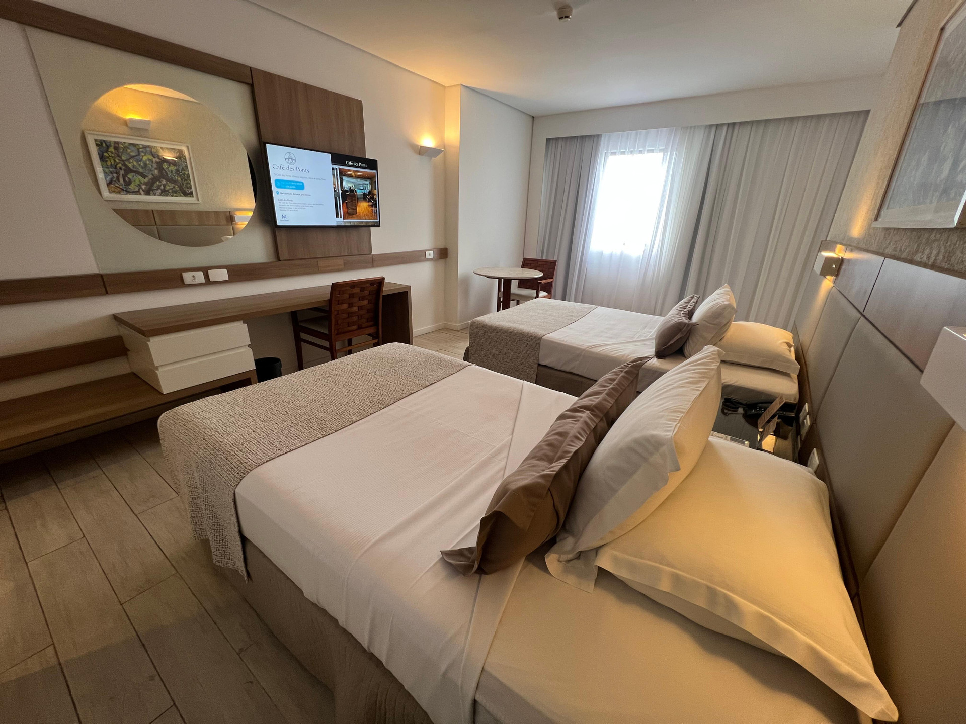 Master, Double Bed, Street View