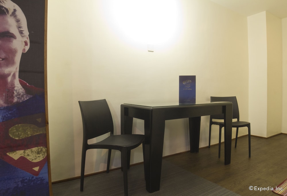 Icon Hotel North Edsa 53/65