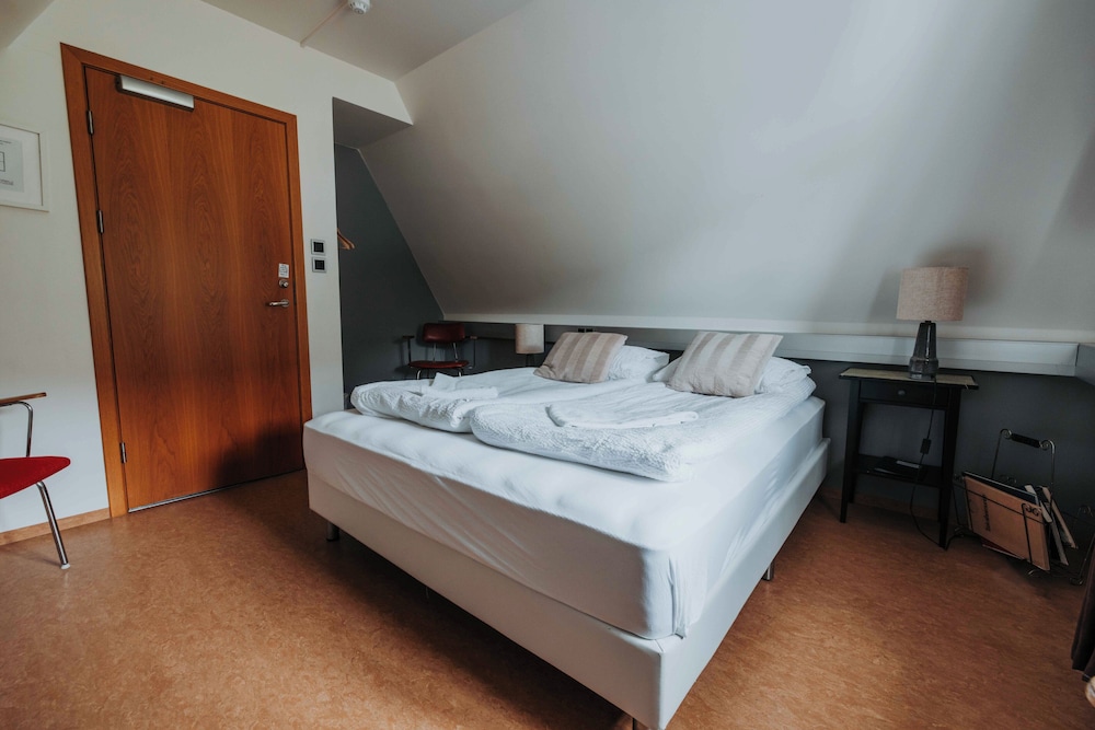 Heradsskolinn Historic Guesthouse 9/50