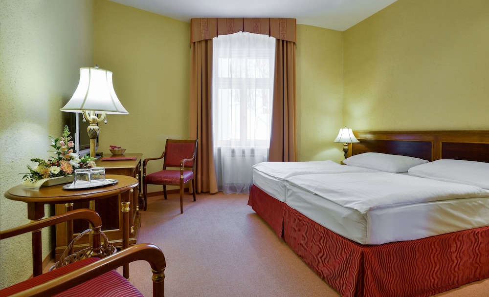 HOTEL CONTINENTAL 18/64