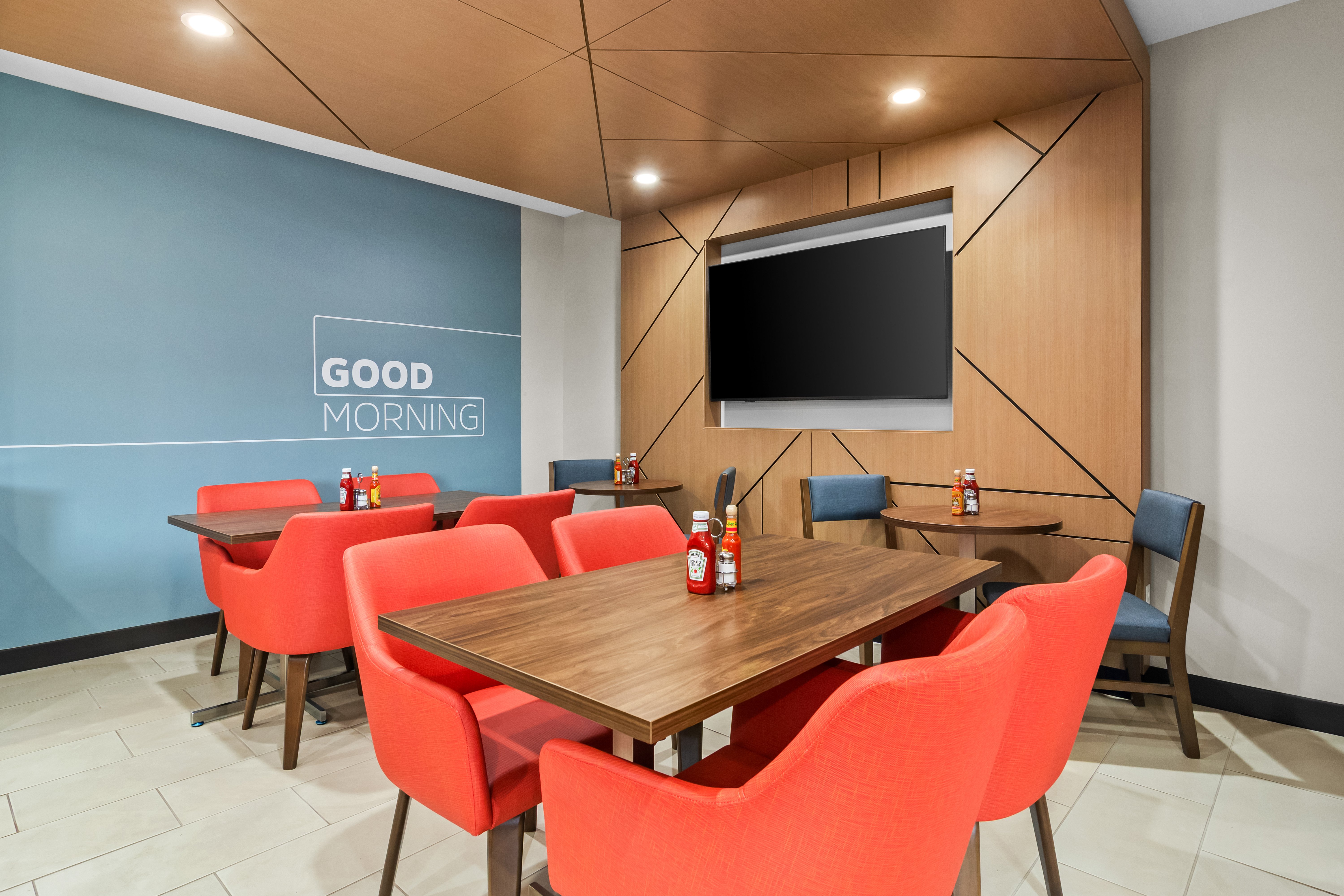 Holiday Inn Express And Suites Joplin Southeast by IHG 47/58