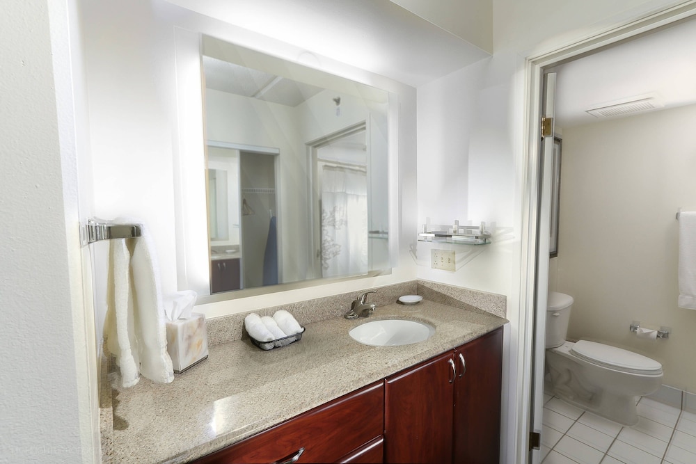 جناح بسرير كوين بغرفة نوم واحدة مع أريكة، Residence Inn by Marriott Fort Worth Alliance Airport 4/6