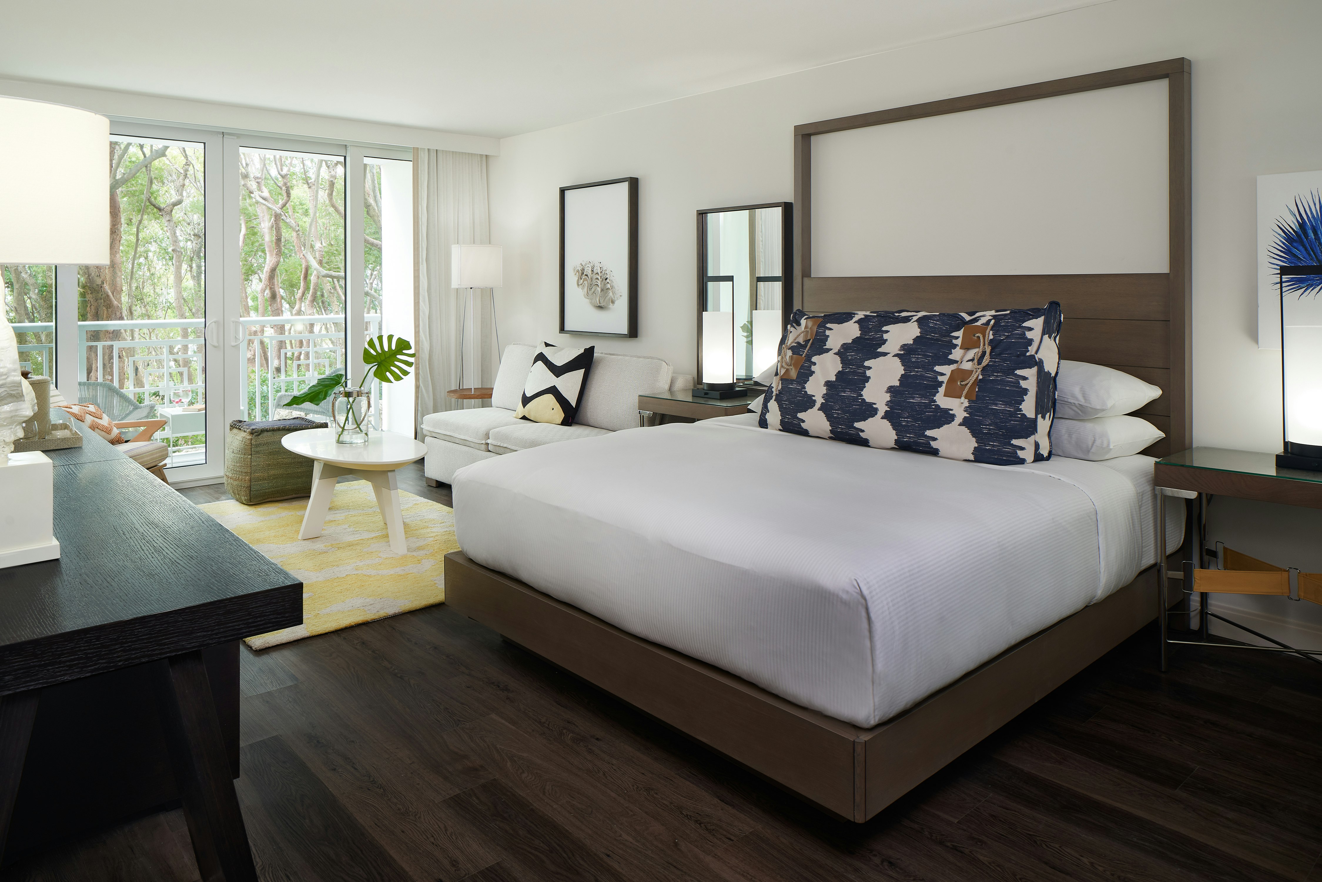 Room, King Bed, Partial Water View
