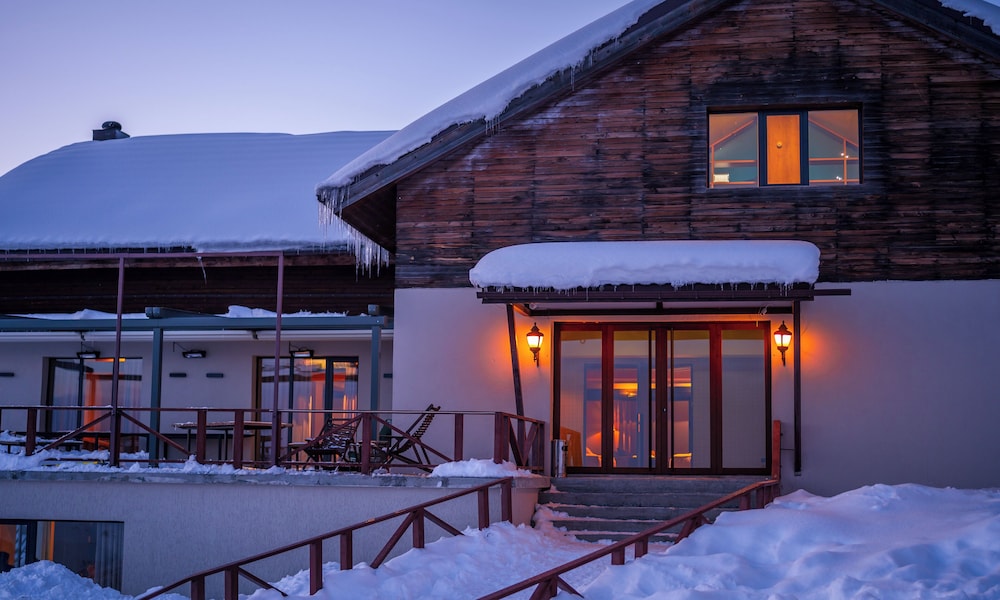 Alpina Hotel 2/50
