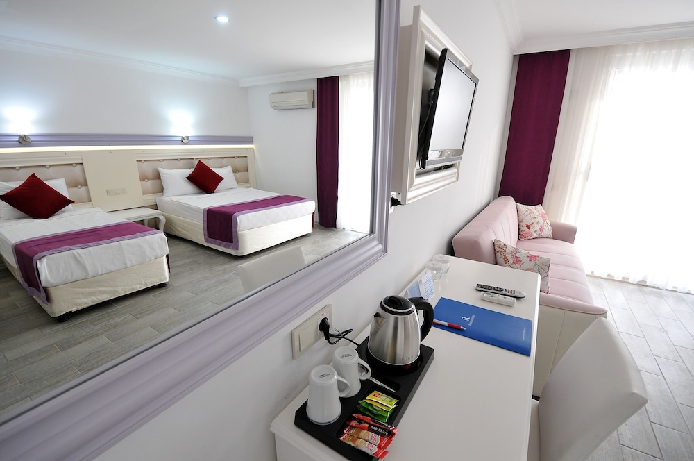 Ramira Beach Hotel 6/37