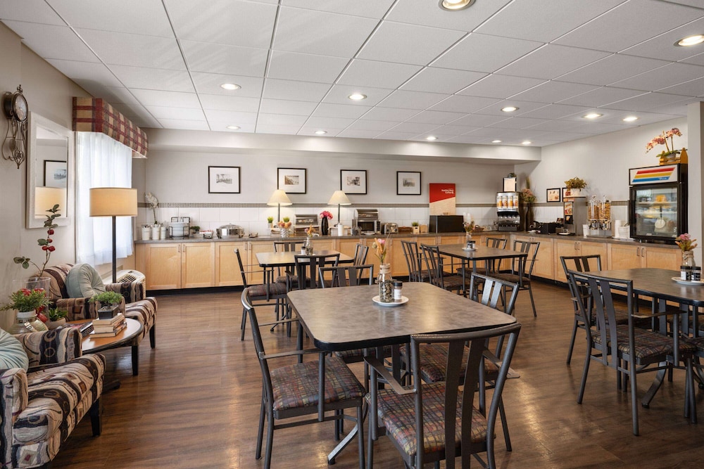 Travelodge by Wyndham Fort McMurray 35/49