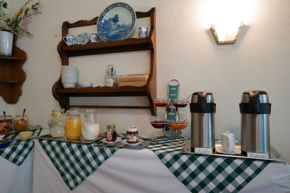 Hotel Xantener Eck 8/50