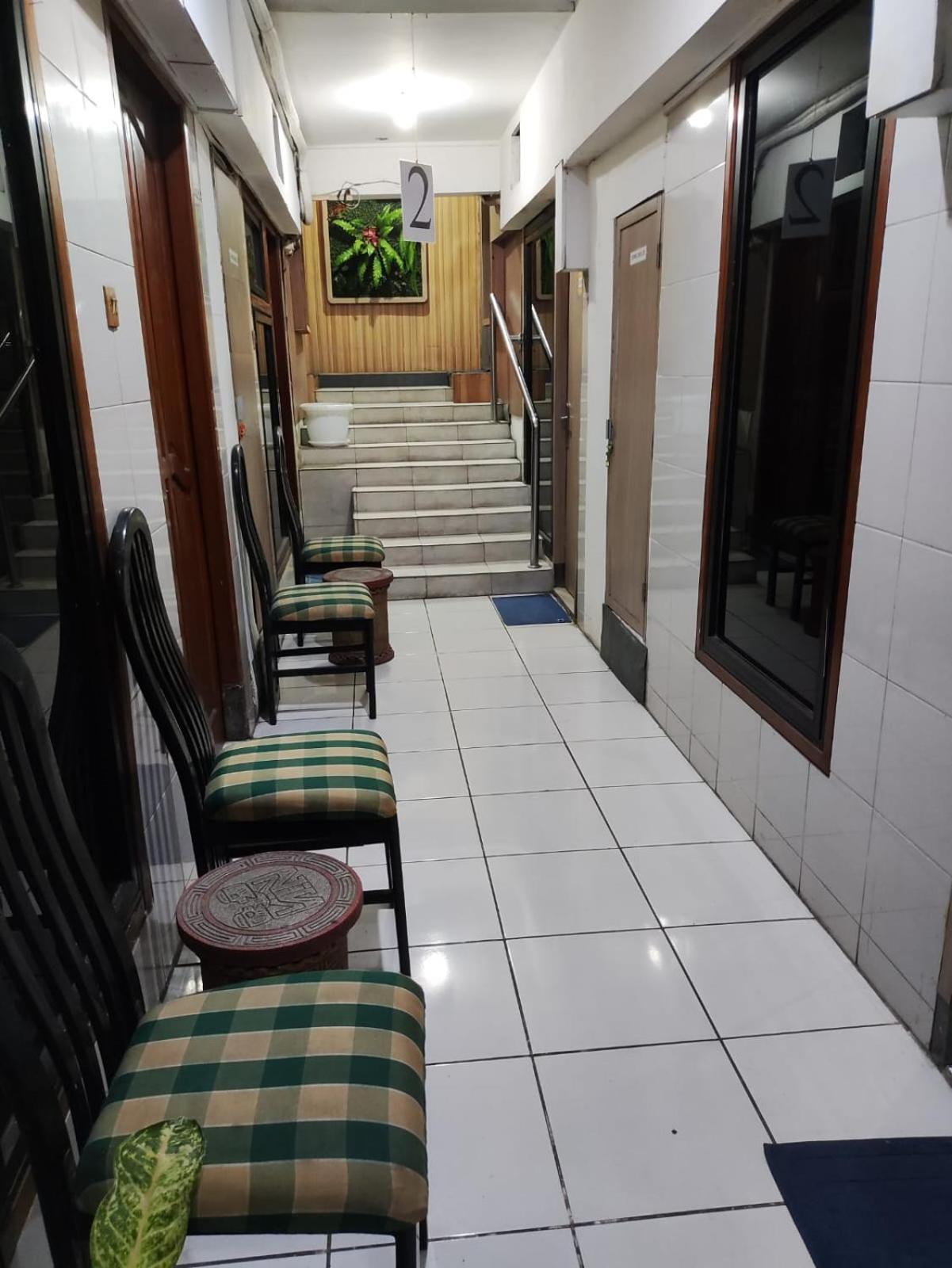 OYO 164 Ang's Residence 44/51