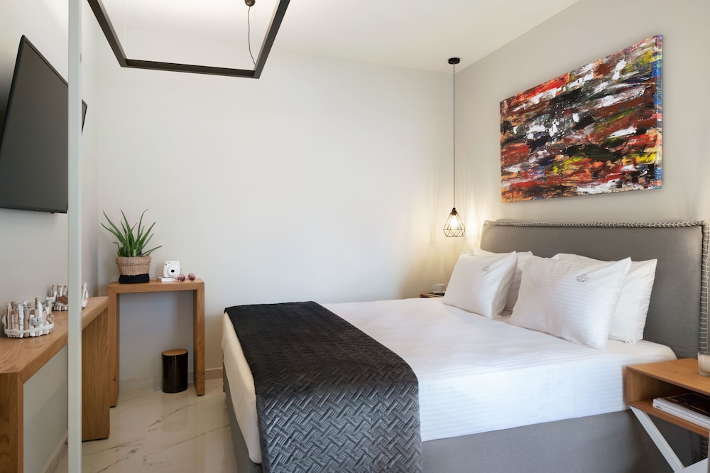 Sea Level Hotel 14/40