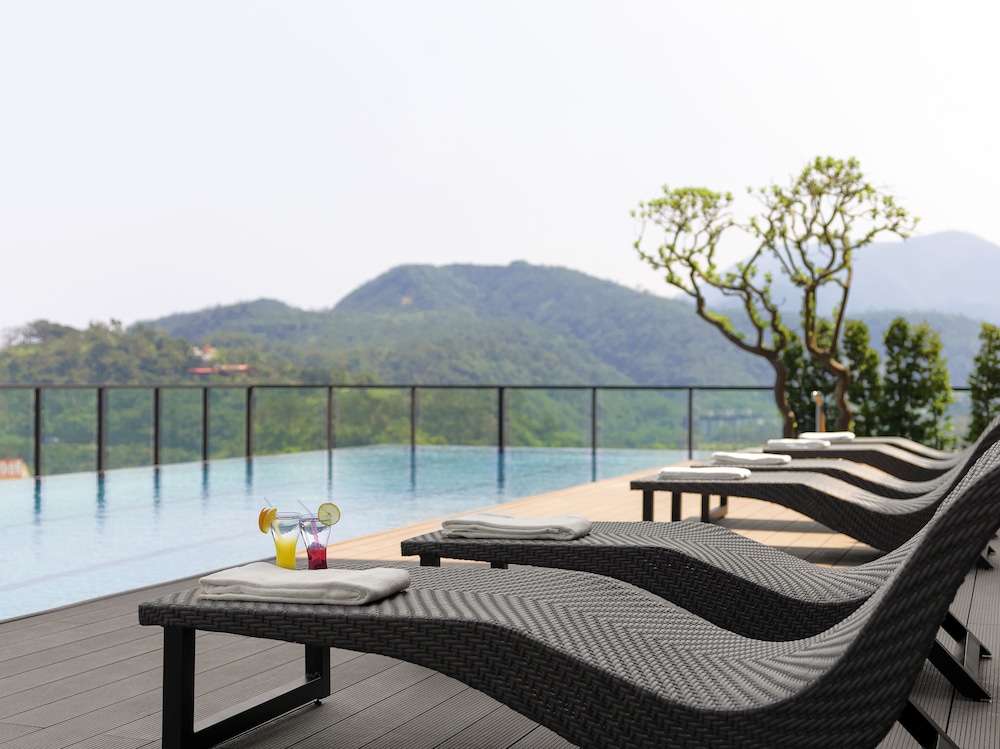 Lakeshore Hotel Suao 60/62