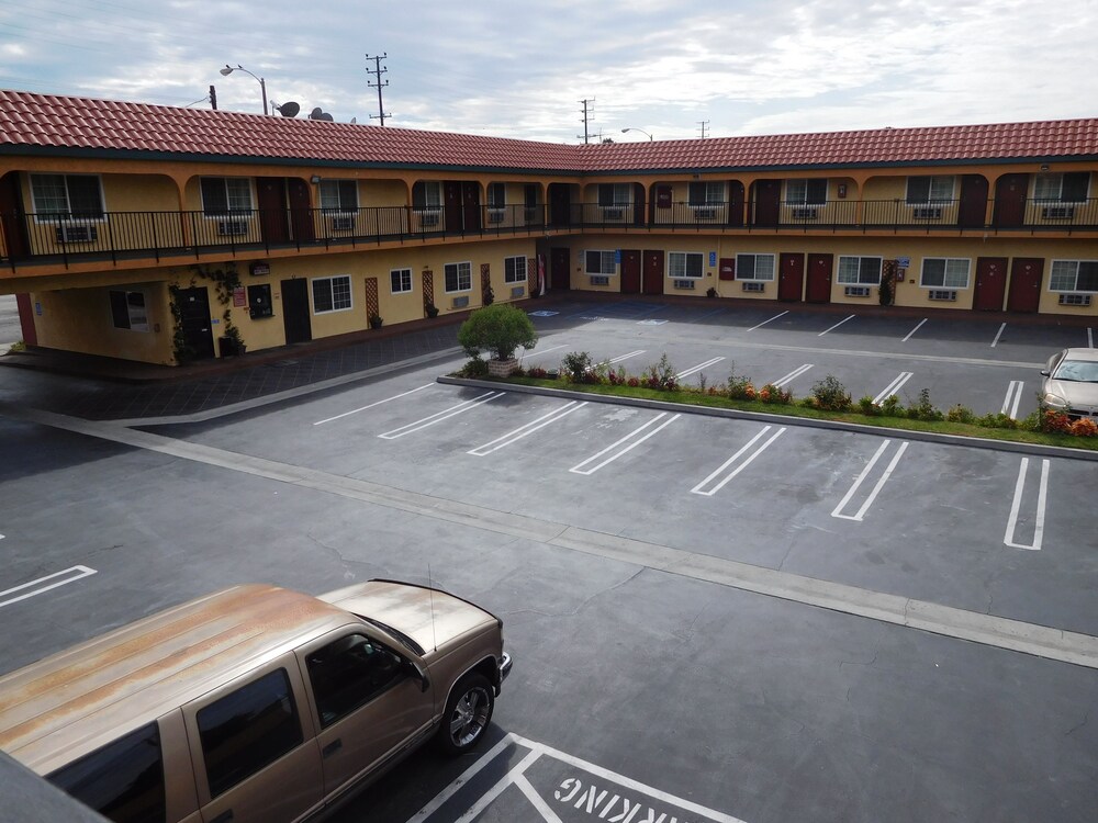 Diamond Inn 45/46