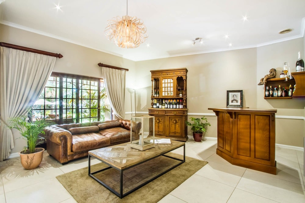HLANGANA LODGE 38/56