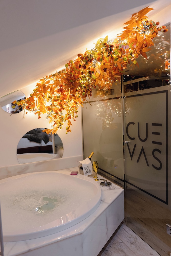 Cuevas I Y Ii 20/50
