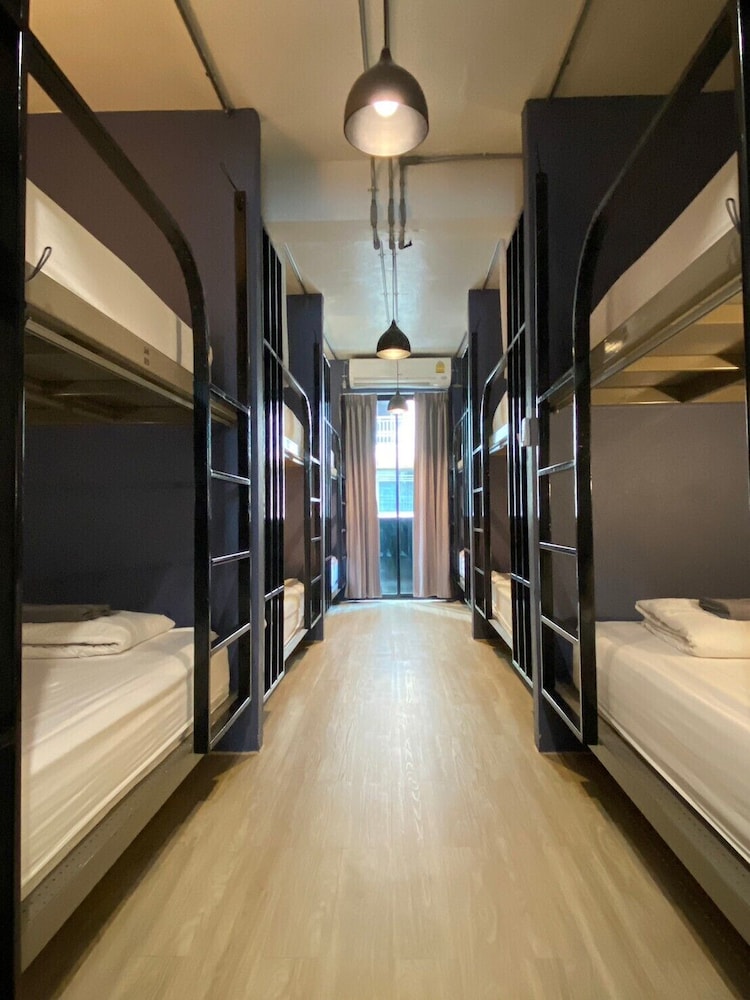 MONOMER HOSTEL BANGKOK 36/50