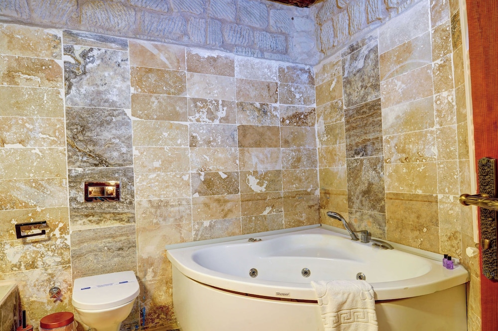 Nari Ask Cave Hotel 47/50
