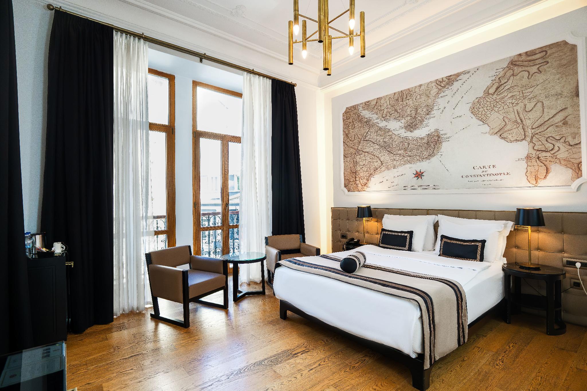 Deluxe, French Bed, Taksim Square View