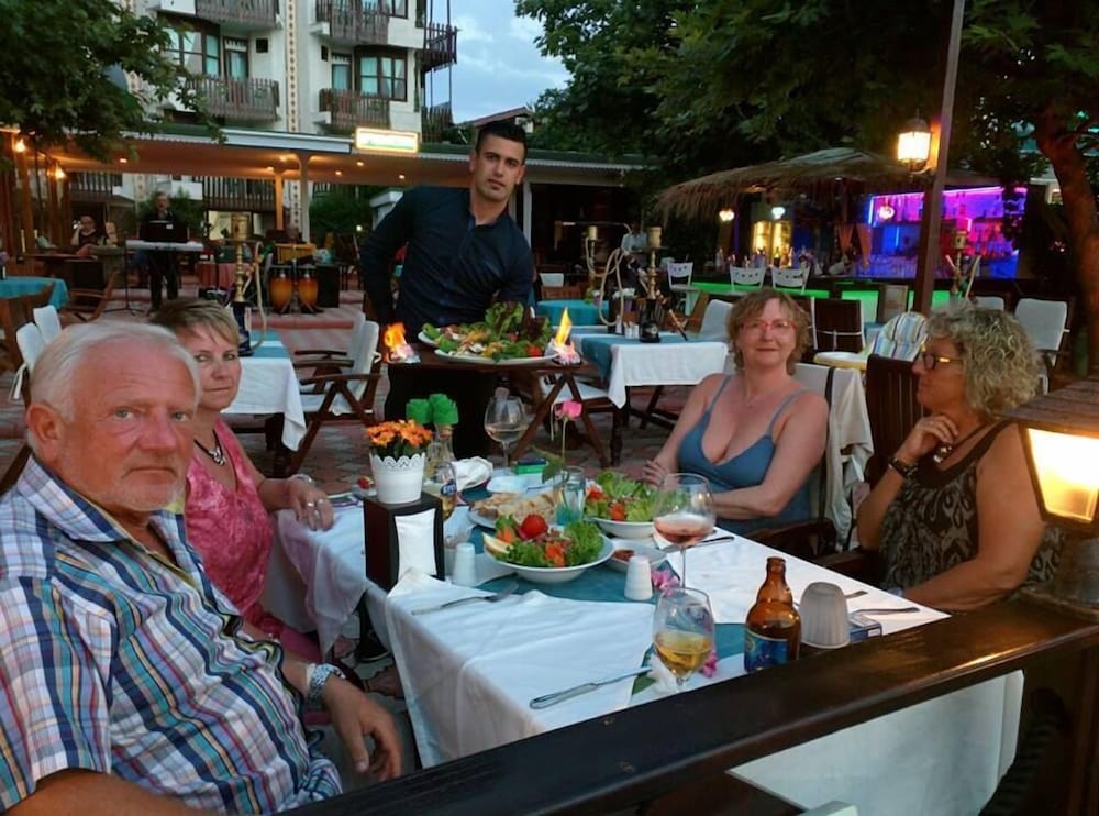 Neptun Hotel 11/27