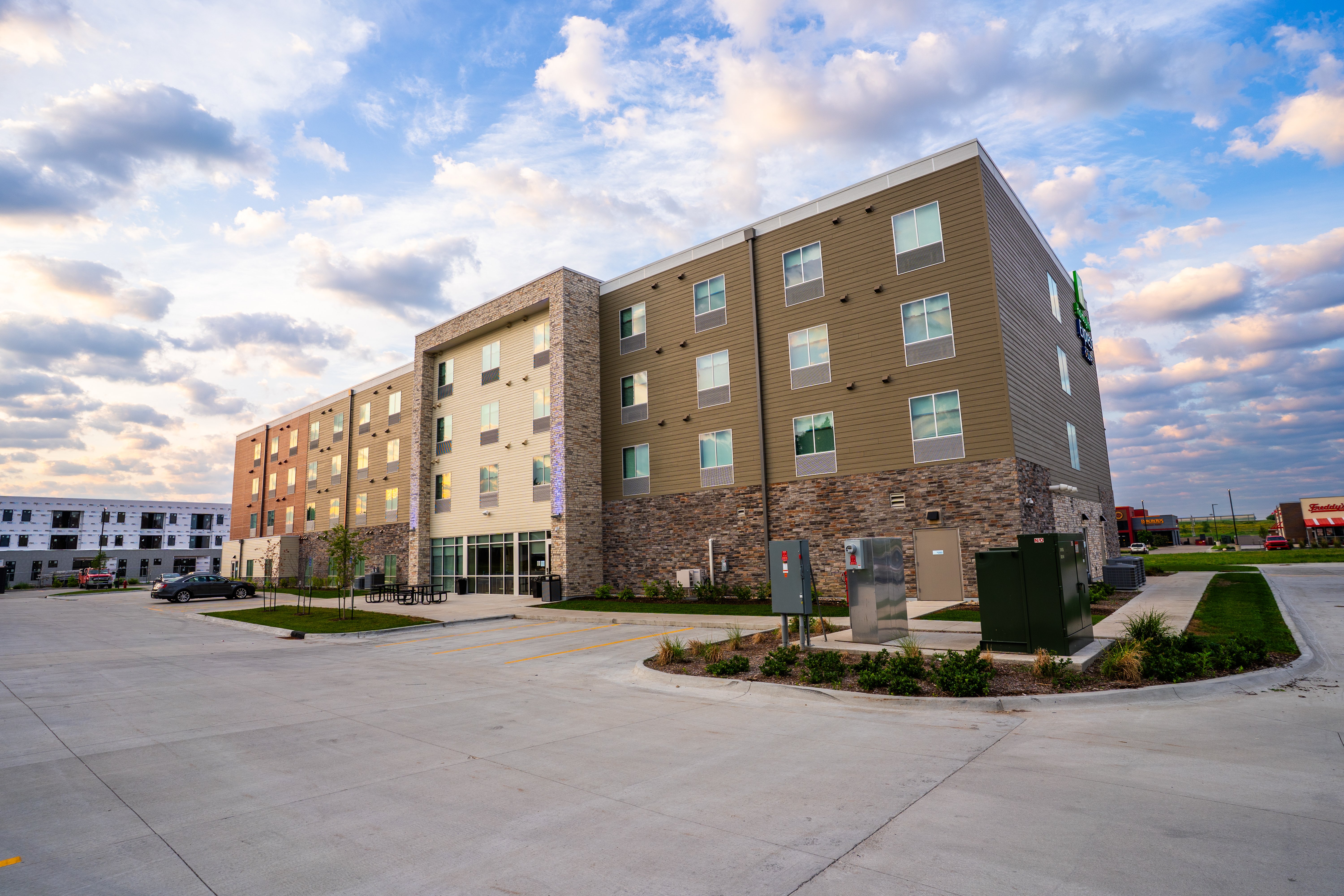 Holiday Inn Express & Suites Cedar Rapids NE - Marion, an IHG Hotel 2/31
