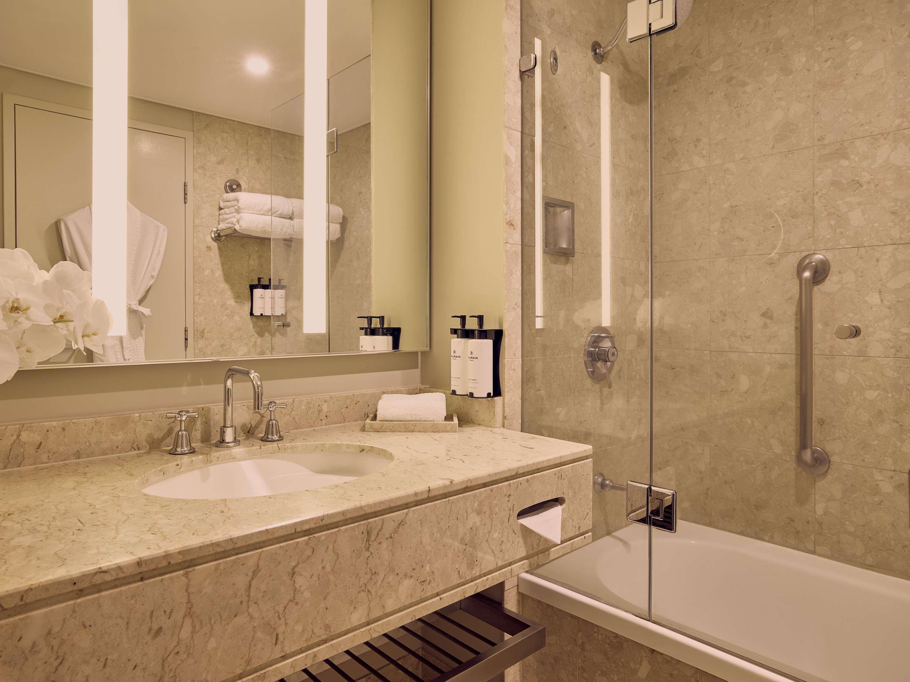 غرفة فاخرة بسرير كينج بإطلالة على المدينة، SOFITEL BRISBANE CENTRAL 5/6