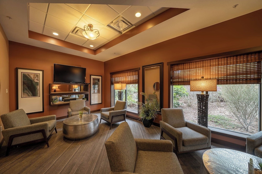 Sunrise Ridge Waterfront Resort 53/82
