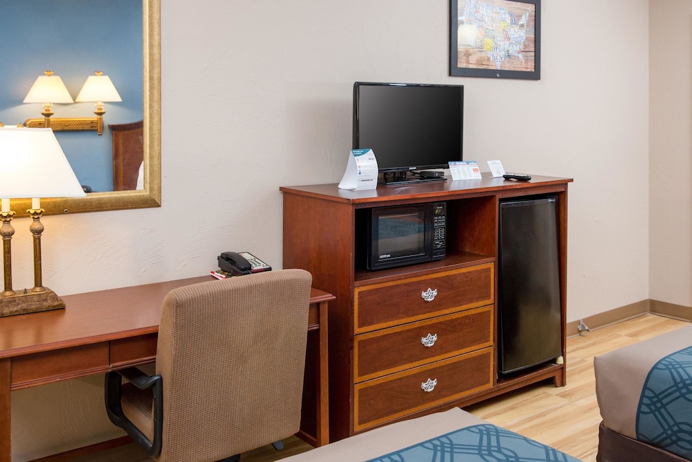 Econo Lodge Sturbridge Route 20 44/49
