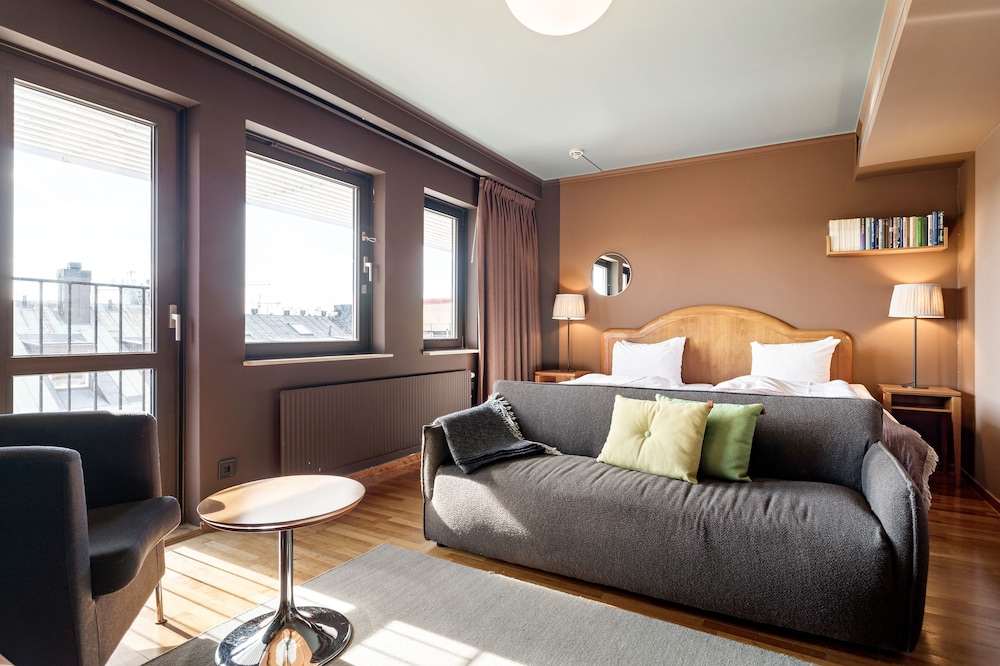 EXECUTIVE, DOUBLE BED