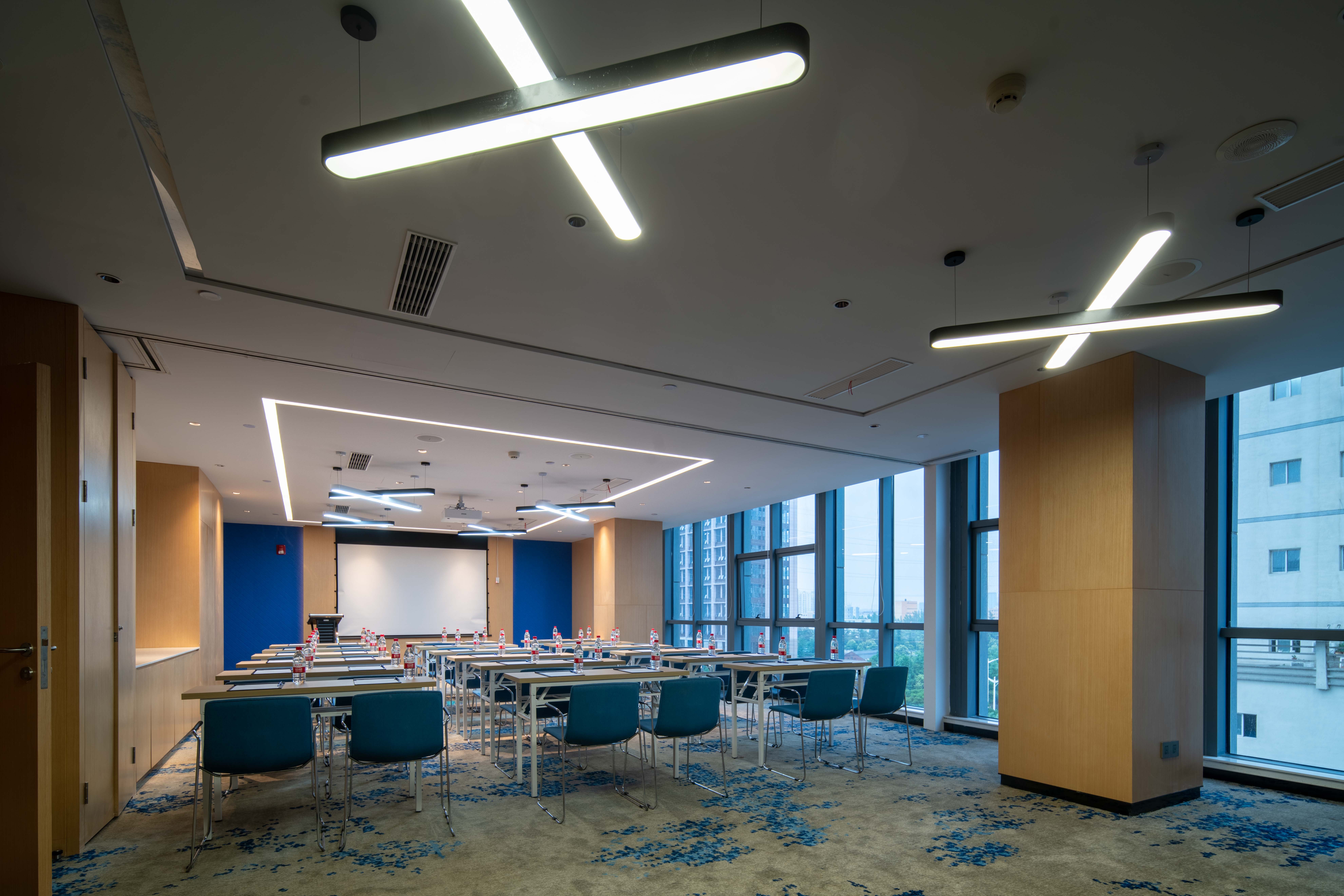 Holiday Inn Express Huaibei City Center 50/58