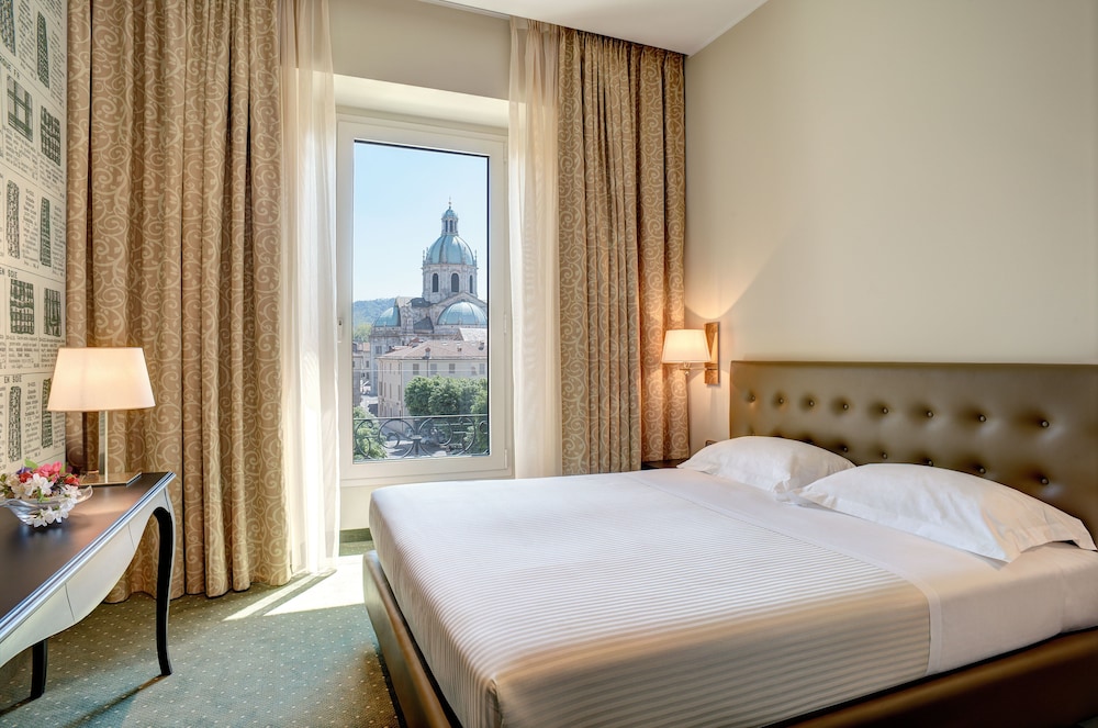 Palace Hotel 9/49