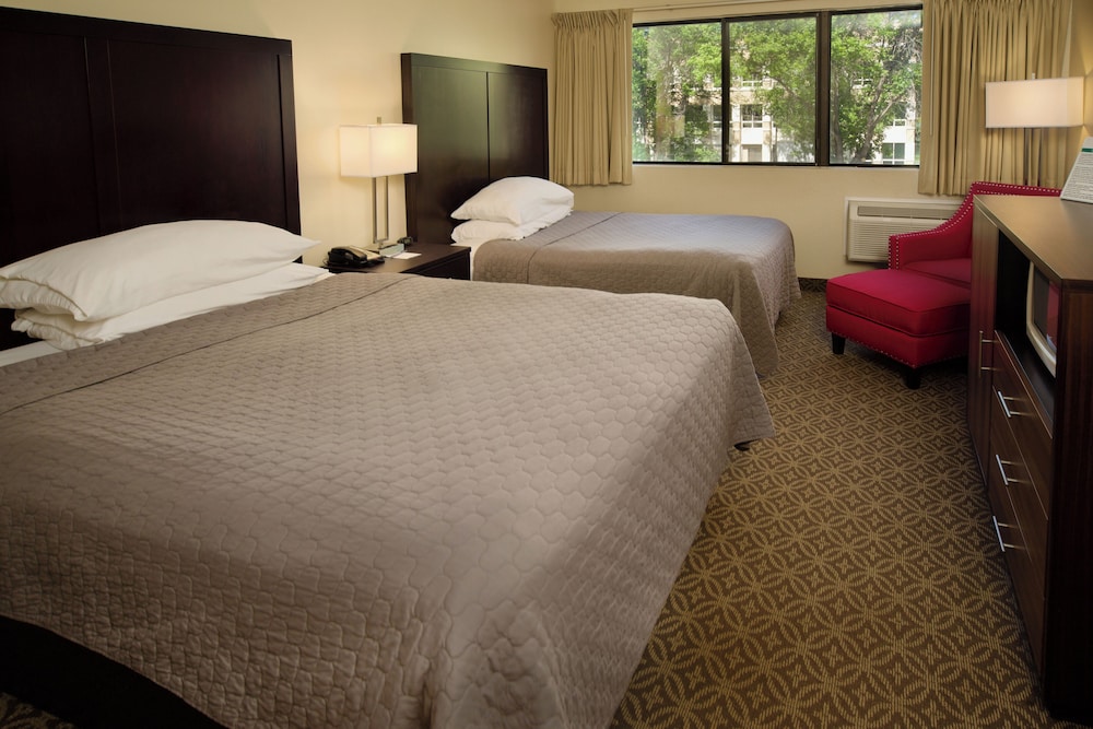 DELUXE, DOUBLE BED