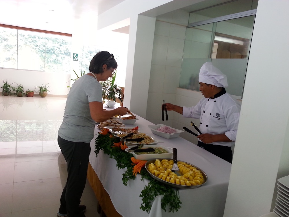Hotel Wiracocha Inn 6/29