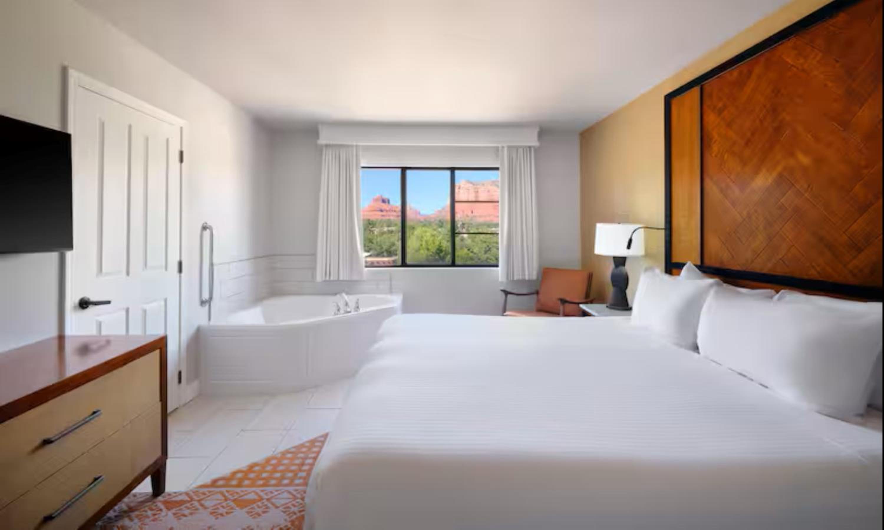 Suite, King Bed, Red Rock View, Sofa, Jetted Tub, Balcony
