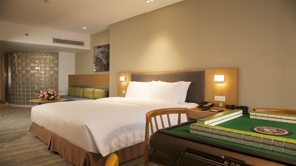 Holiday Inn Express Chengdu Airport Zone 28/75