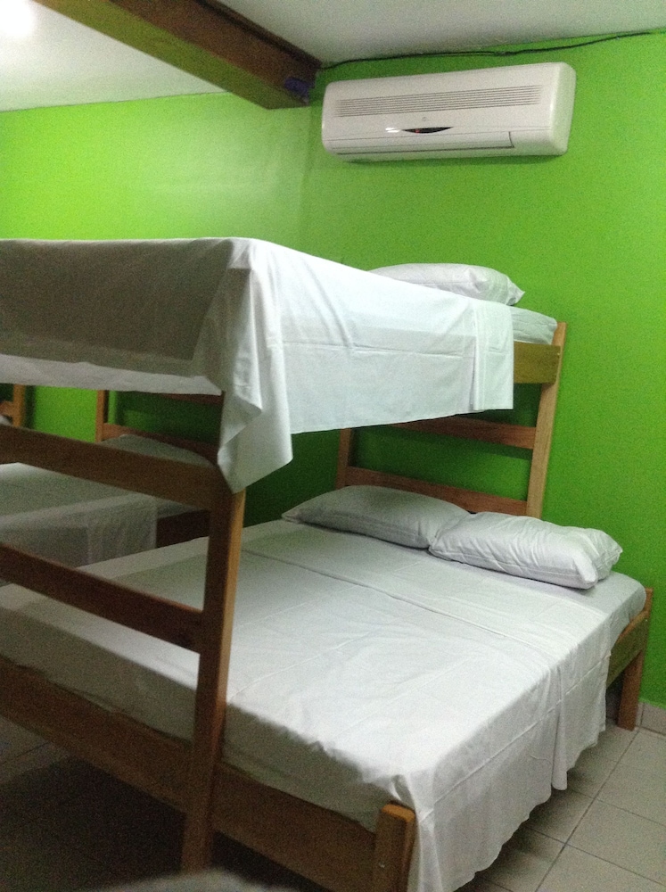 Amelia Guest House 15/25