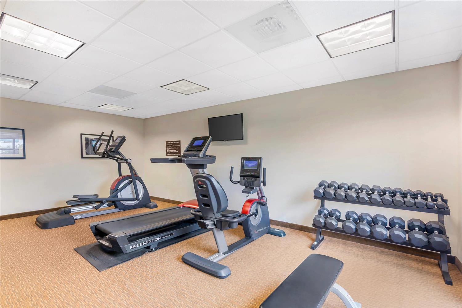 Sleep Inn & Suites Devils Lake, ND 34/42