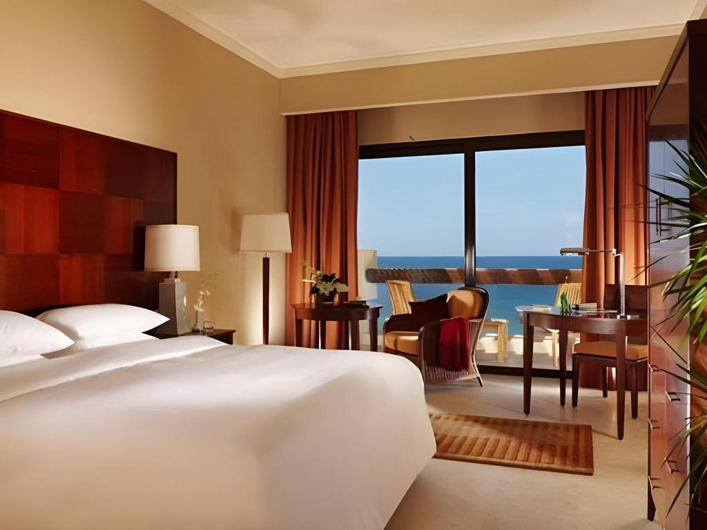 1 Bedroom, Suite, King Bed, Sea View, Smoking