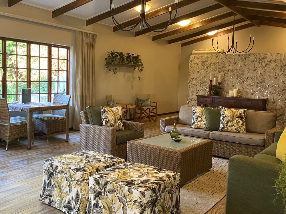 Nut Grove Manor Boutique Hotel 16/50