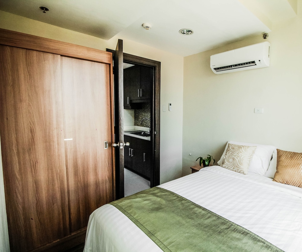 Home Solutions In Padgett Place 33/50