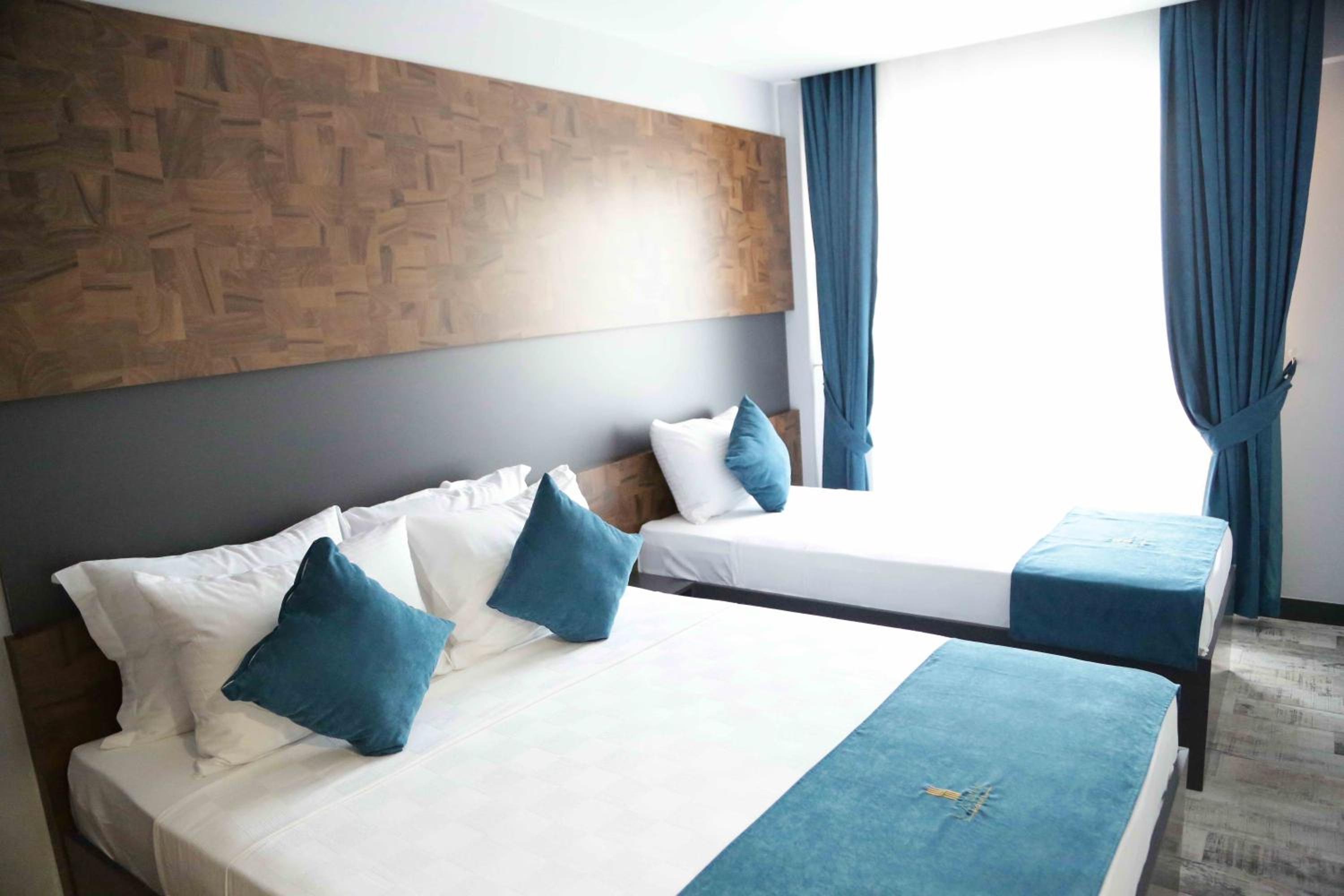 Ladik Hotel 12/50