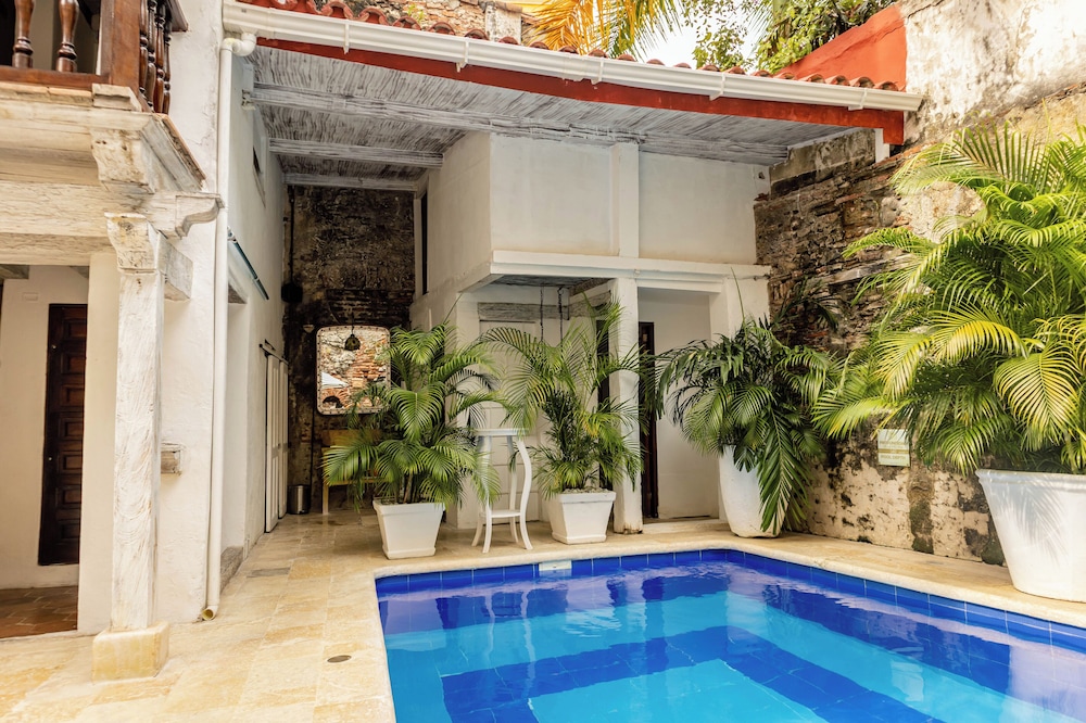 Hotel El Marques 42/62