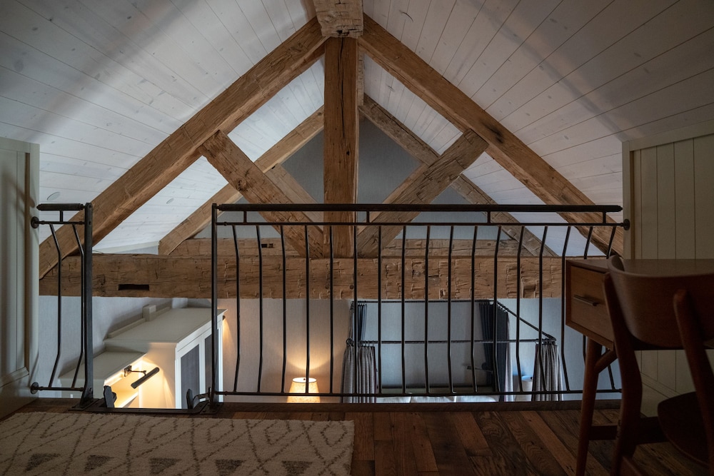 Public House Lofts by Eleven 4/49