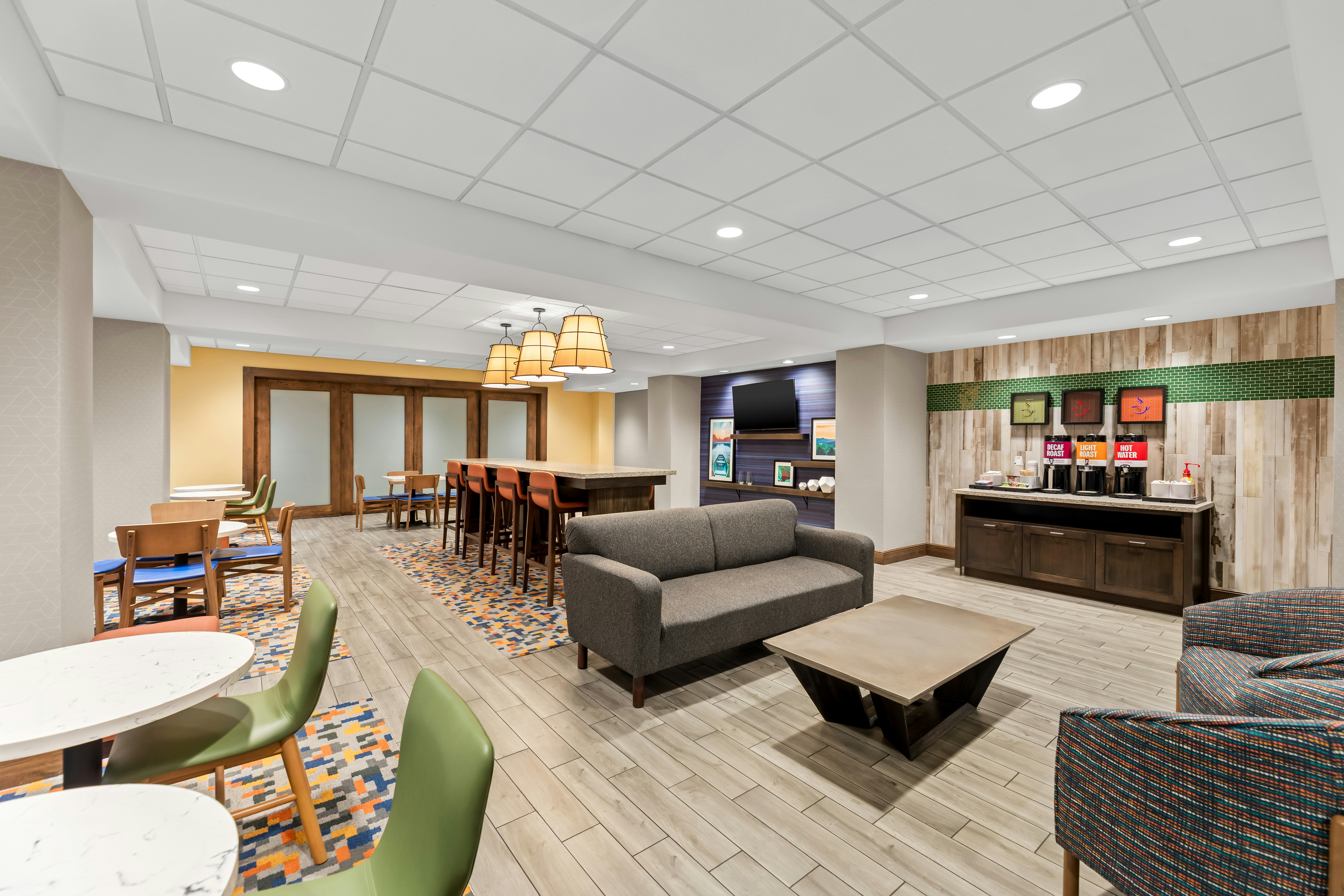 HAMPTON INN PARAGOULD 23/40