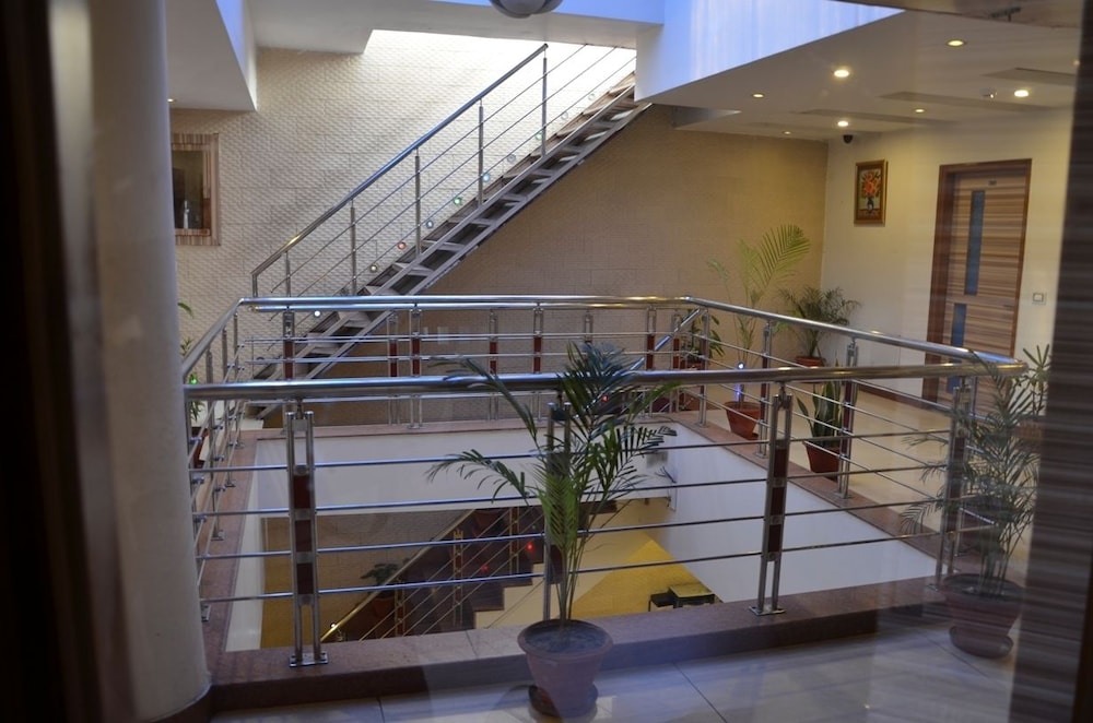 Hotel Citi Heights 3/41